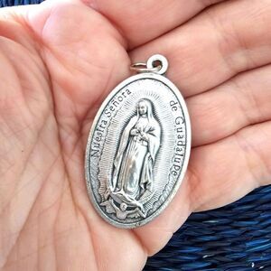 Religious pendant
